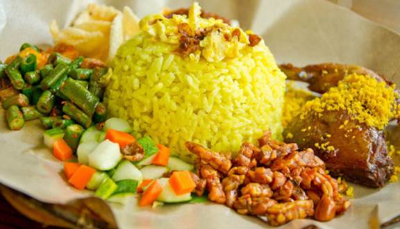 Nasi Kuning khas Kalimantan Timur
